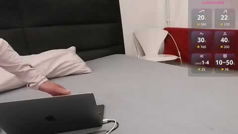 Snapshot of povaridad chatting on April 2026 08:52:02 AM Smooth Daddy online show from April 2026 08:52:02 AM