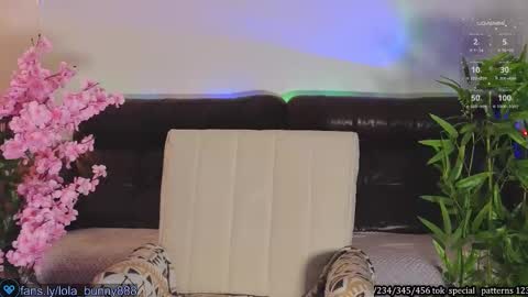 Snapshot of powerrr_ chatting on December 2025 05:01:01 AM Lola online show from December 2025 05:01:01 AM