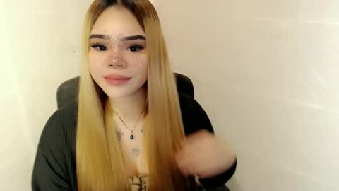 Snapshot of preciousangel69xxx chatting on February 2026 03:57:02 AM MAXXINE online show from February 2026 03:57:02 AM