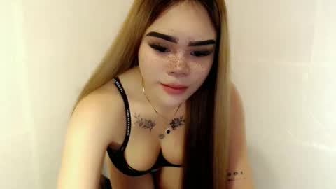 Snapshot of preciousangel69xxx chatting on March 2026 04:18:01 AM MAXXINE online show from March 2026 04:18:01 AM