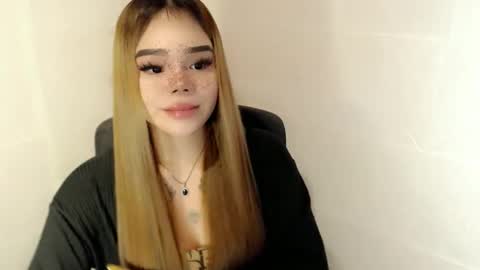 Snapshot of preciousangel69xxx chatting on April 2026 03:48:01 AM MAXXINE online show from April 2026 03:48:01 AM