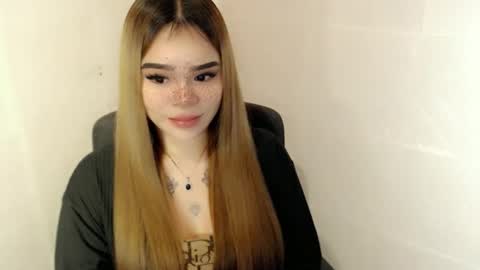 Snapshot of preciousangel69xxx chatting on April 2026 03:04:01 AM MAXXINE online show from April 2026 03:04:01 AM