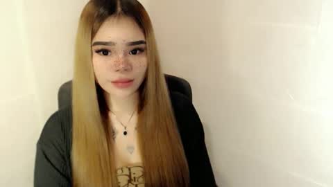 Snapshot of preciousangel69xxx chatting on April 2026 02:49:02 AM MAXXINE online show from April 2026 02:49:02 AM