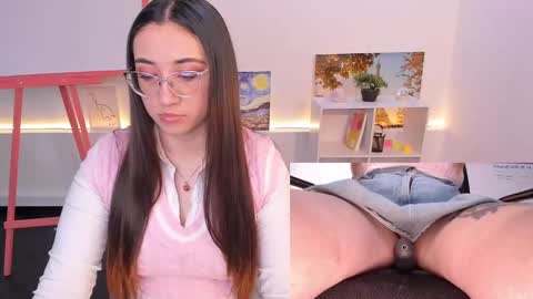 Camila  online show from November 2025 12:05:02 PM