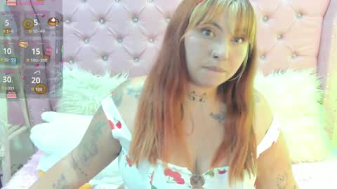 Snapshot of pretti__violet_ chatting on September 2025 01:29:02 AM Pretti Violet online show from September 2025 01:29:02 AM
