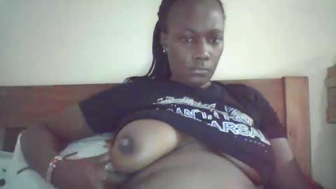 Snapshot of pretty_beib chatting on October 2025 03:28:01 AM Karol online show from October 2025 03:28:01 AM