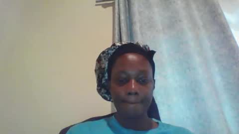 Snapshot of pretty_beib chatting on April 2026 04:10:02 AM Karol online show from April 2026 04:10:02 AM