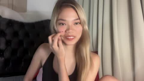 Snapshot of pretty_chikana chatting on April 2026 01:00:02 AM Chikana online show from April 2026 01:00:02 AM