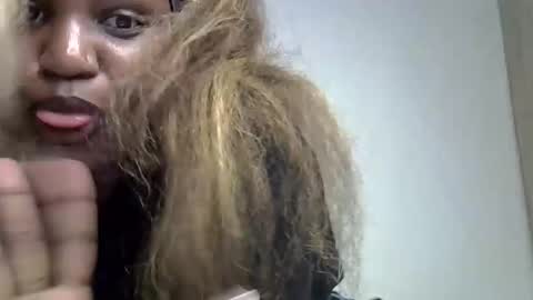 Snapshot of pretty_curvy99 chatting on March 2026 11:24:02 AM pretty_curvy99 online show from March 2026 11:24:02 AM