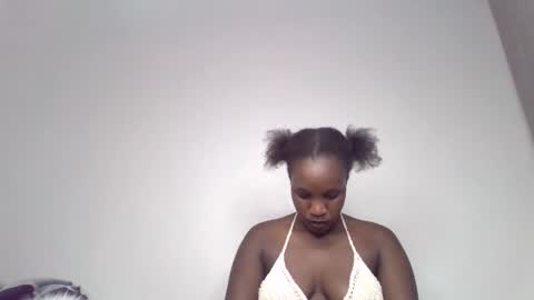 Snapshot of pretty_curvy99 chatting on April 2026 08:47:01 AM pretty_curvy99 online show from April 2026 08:47:01 AM