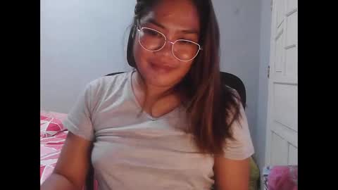 Snapshot of pretty_jewel05 chatting on May 2026 05:08:01 PM pretty_jewel05 online show from May 2026 05:08:01 PM
