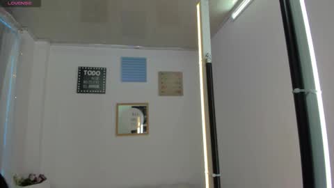 Snapshot of pretty_johnson_ chatting on November 2025 11:32:01 AM pretty online show from November 2025 11:32:01 AM