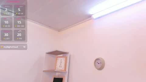 Snapshot of pretty_johnson_ chatting on November 2025 11:37:02 PM pretty online show from November 2025 11:37:02 PM