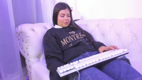 Snapshot of pretty_johnson_ chatting on November 2025 11:42:02 AM pretty online show from November 2025 11:42:02 AM