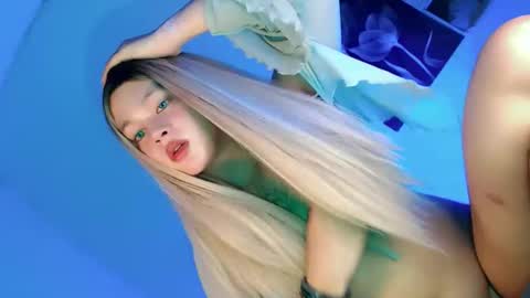 Snapshot of pretty_little_baby28 chatting on October 2025 09:37:02 PM Flor online show from October 2025 09:37:02 PM