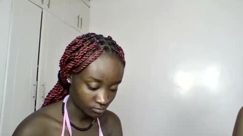 pretty luv1 online show from December 2025 08:00:01 AM