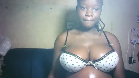 pretty_milan online show from February 2026 09:10:02 AM