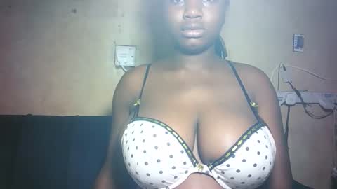 Snapshot of pretty_milan chatting on March 2026 10:19:01 AM pretty_milan online show from March 2026 10:19:01 AM