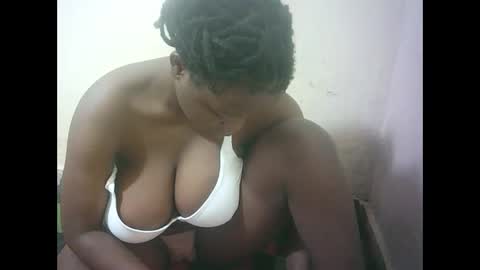 pretty_milan online show from May 2026 06:09:02 AM