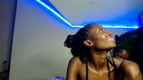 Snapshot of pretty_nyra chatting on June 2026 03:25:01 AM Nyra online show from June 2026 03:25:01 AM