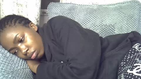 pretty_petite24 online show from July 2026 11:12:01 PM