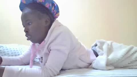 pretty_petite_ebony online show from December 2024 08:39:02 PM