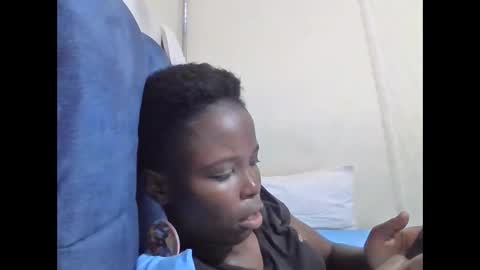 pretty_petite_ebony online show from April 2026 07:55:01 PM