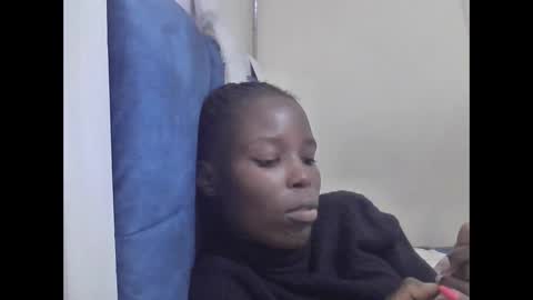 pretty_petite_ebony online show from April 2026 01:19:01 AM