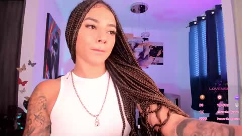 Snapshot of pretty_pettite chatting on February 2025 08:21:01 PM pretty_pettite online show from February 2025 08:21:01 PM