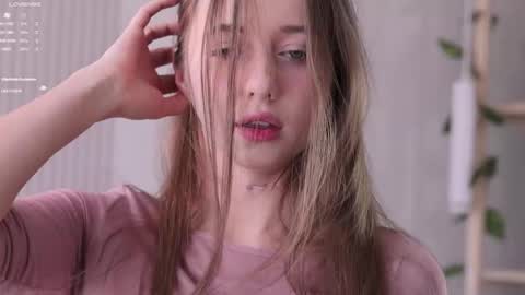 Elina online show from March 2026 10:32:02 AM