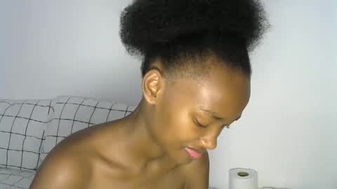 Snapshot of pretty_queennie chatting on November 2025 07:35:02 AM Pretty doll online show from November 2025 07:35:02 AM