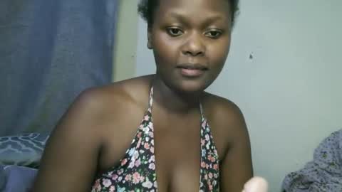 pretty_shanz online show from October 2025 08:22:01 PM