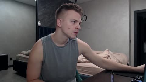 Snapshot of pretty_sweety chatting on October 2025 07:01:02 AM Justin online show from October 2025 07:01:02 AM