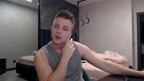 Snapshot of pretty_sweety chatting on October 2025 07:37:01 PM Justin online show from October 2025 07:37:01 PM