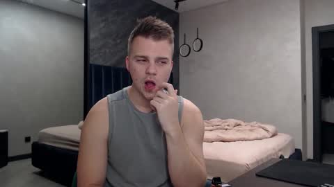 Snapshot of pretty_sweety chatting on November 2025 07:49:02 PM Justin online show from November 2025 07:49:02 PM