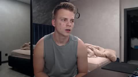 Snapshot of pretty_sweety chatting on November 2025 02:33:01 AM Justin online show from November 2025 02:33:01 AM