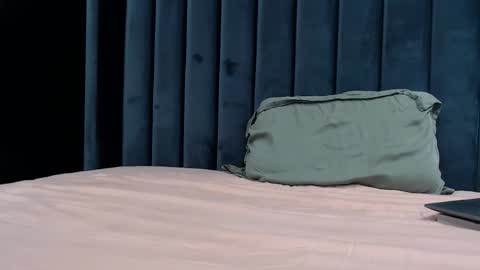 Snapshot of pretty_sweety chatting on November 2025 05:06:01 AM Justin online show from November 2025 05:06:01 AM