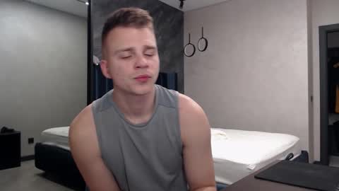 Snapshot of pretty_sweety chatting on November 2025 04:25:01 PM Justin online show from November 2025 04:25:01 PM