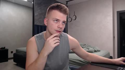 Snapshot of pretty_sweety chatting on November 2025 01:28:02 PM Justin online show from November 2025 01:28:02 PM