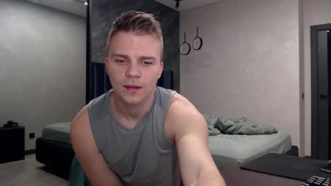 Snapshot of pretty_sweety chatting on November 2025 03:38:02 PM Justin online show from November 2025 03:38:02 PM