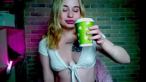 Snapshot of prettyaliceee chatting on December 2024 06:14:01 AM Alice online show from December 2024 06:14:01 AM