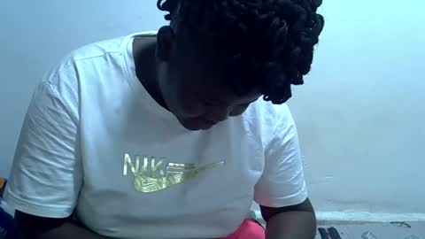 prettybooty1 online show from October 2025 04:15:02 PM