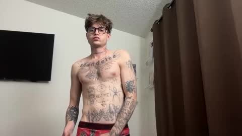 Snapshot of prettyboyszn chatting on March 2026 04:50:01 AM pretty boy online show from March 2026 04:50:01 AM