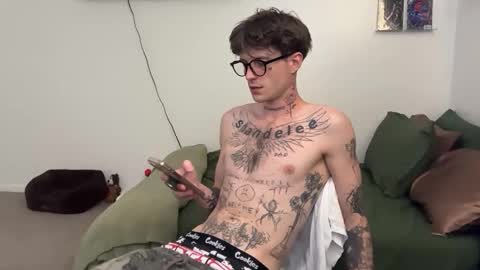 Snapshot of prettyboyszn chatting on March 2026 03:01:02 AM pretty boy online show from March 2026 03:01:02 AM