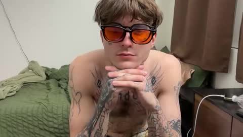 Snapshot of prettyboyszn chatting on March 2026 05:24:02 AM pretty boy online show from March 2026 05:24:02 AM