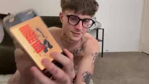 Snapshot of prettyboyszn chatting on April 2026 02:01:01 AM pretty boy online show from April 2026 02:01:01 AM