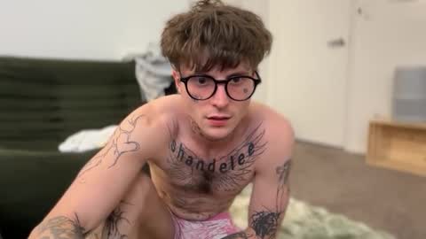 Snapshot of prettyboyszn chatting on April 2026 05:11:01 AM pretty boy online show from April 2026 05:11:01 AM