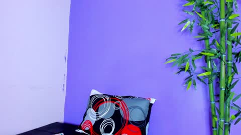 Snapshot of prettybunnies08 chatting on January 2025 01:39:02 AM Enzo Denis online show from January 2025 01:39:02 AM