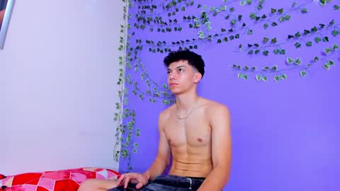 Snapshot of prettybunnies08 chatting on February 2025 07:17:01 PM Enzo Denis online show from February 2025 07:17:01 PM