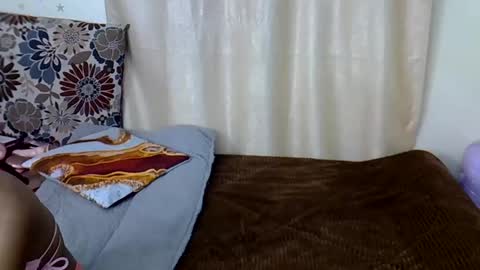 Bunny online show from November 2025 12:43:02 AM